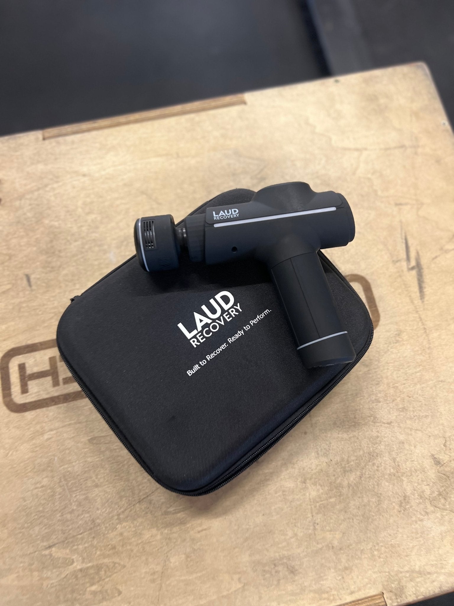 Laud Hot &amp; Cold Massage Gun - Laud Recovery